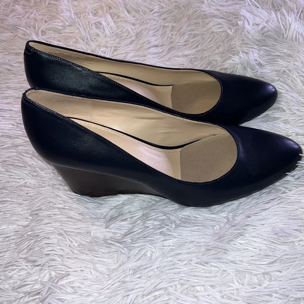 NWT Nine West Jazzin Almond Toe Wedges size9M blue vavy